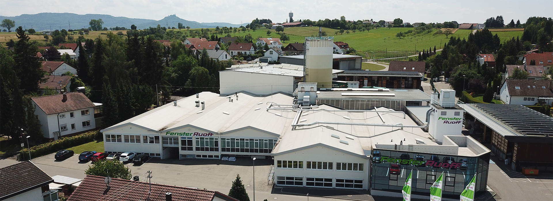 Drohnenaufnahme vom Firmenglände von Fenster Ruoff